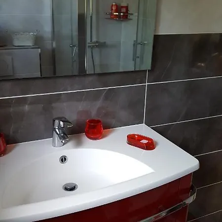 La Garriniere Bed & Breakfast 3*