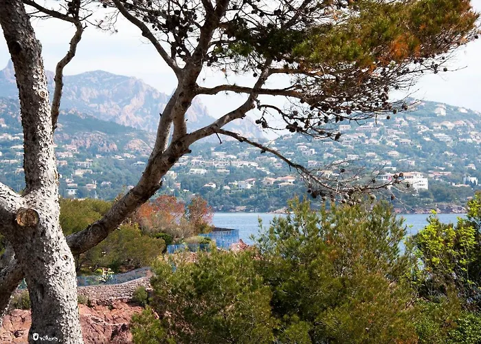 La Garriniere Bed & Breakfast 4*